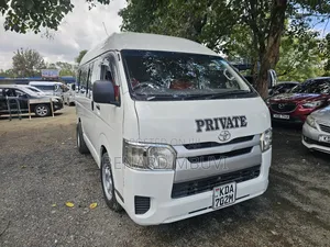 Toyota HiAce 2014 White