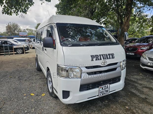 Toyota HiAce 2014 White
