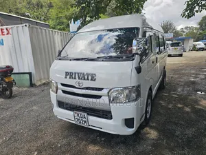 Toyota HiAce 2014 White
