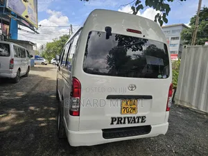 Toyota HiAce 2014 White