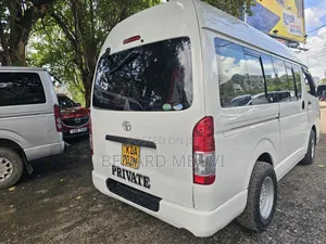 Toyota HiAce 2014 White
