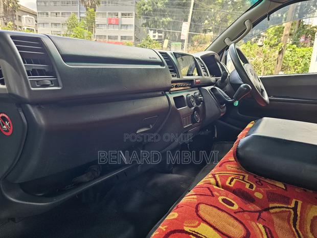 Toyota HiAce 2014 White - thumbnail 7