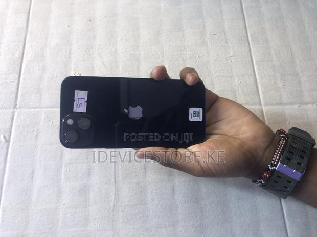 Apple iPhone 13 128 GB Black - main view