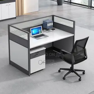 Modern Office Worksatation : Modular One-Way Office Workstation