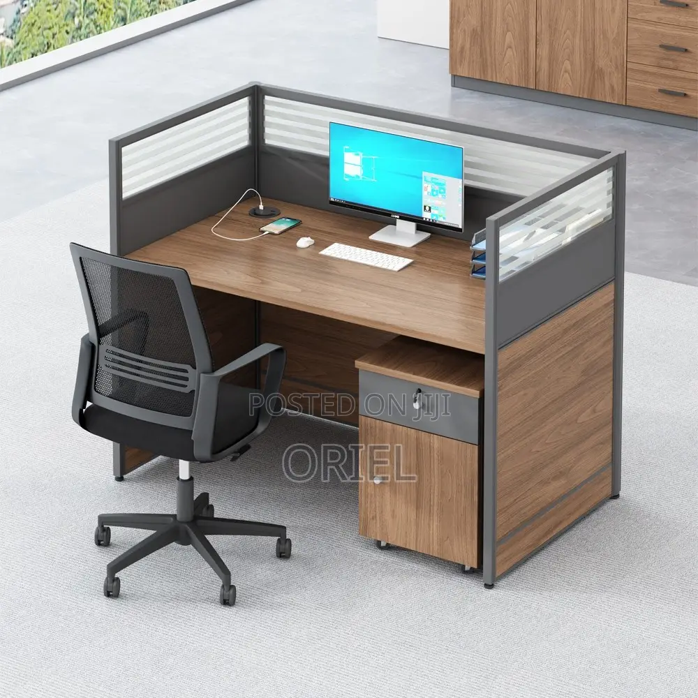 Modern Office Worksatation : Modular One-Way Office Workstation