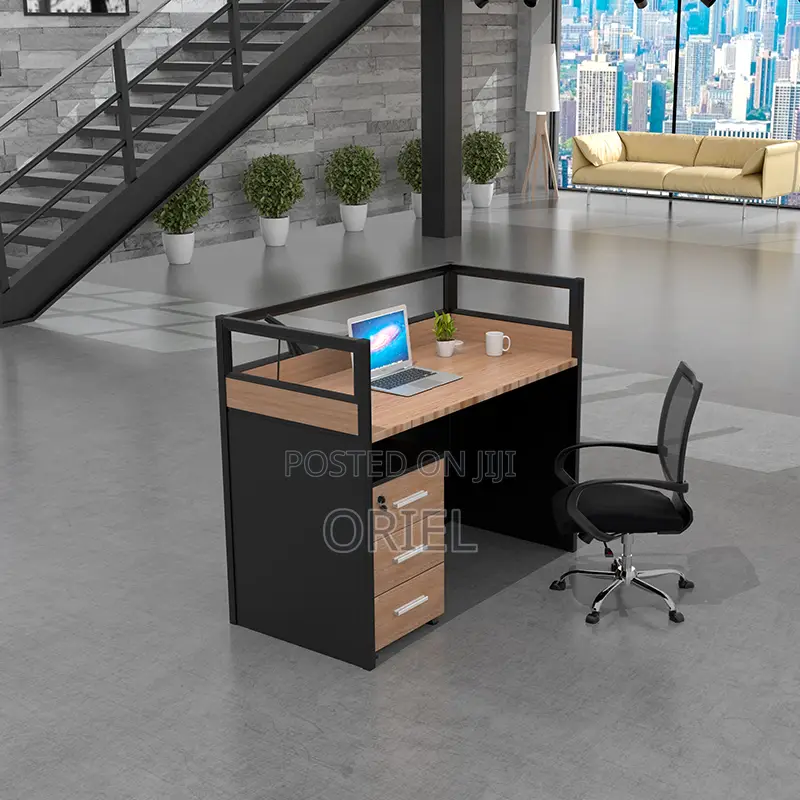 Modern Office Worksatation : Modular One-Way Office Workstation