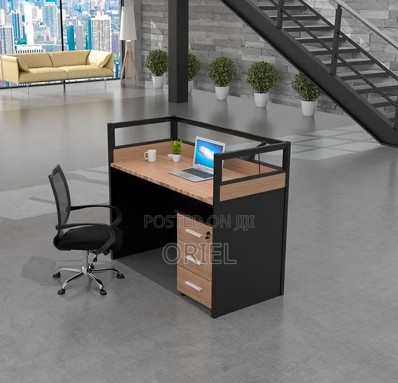 Modern Office Worksatation : Modular One-Way Office Workstation