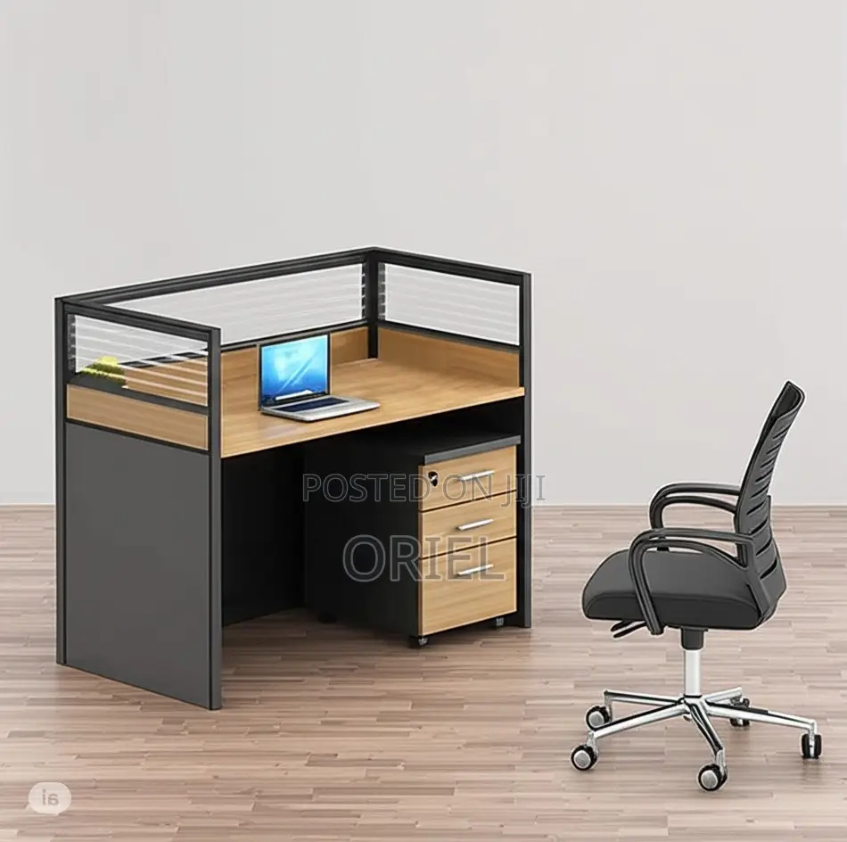 Modern Office Worksatation : Modular One-Way Office Workstation