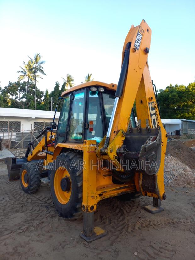 JCB Backhoe - thumbnail 2