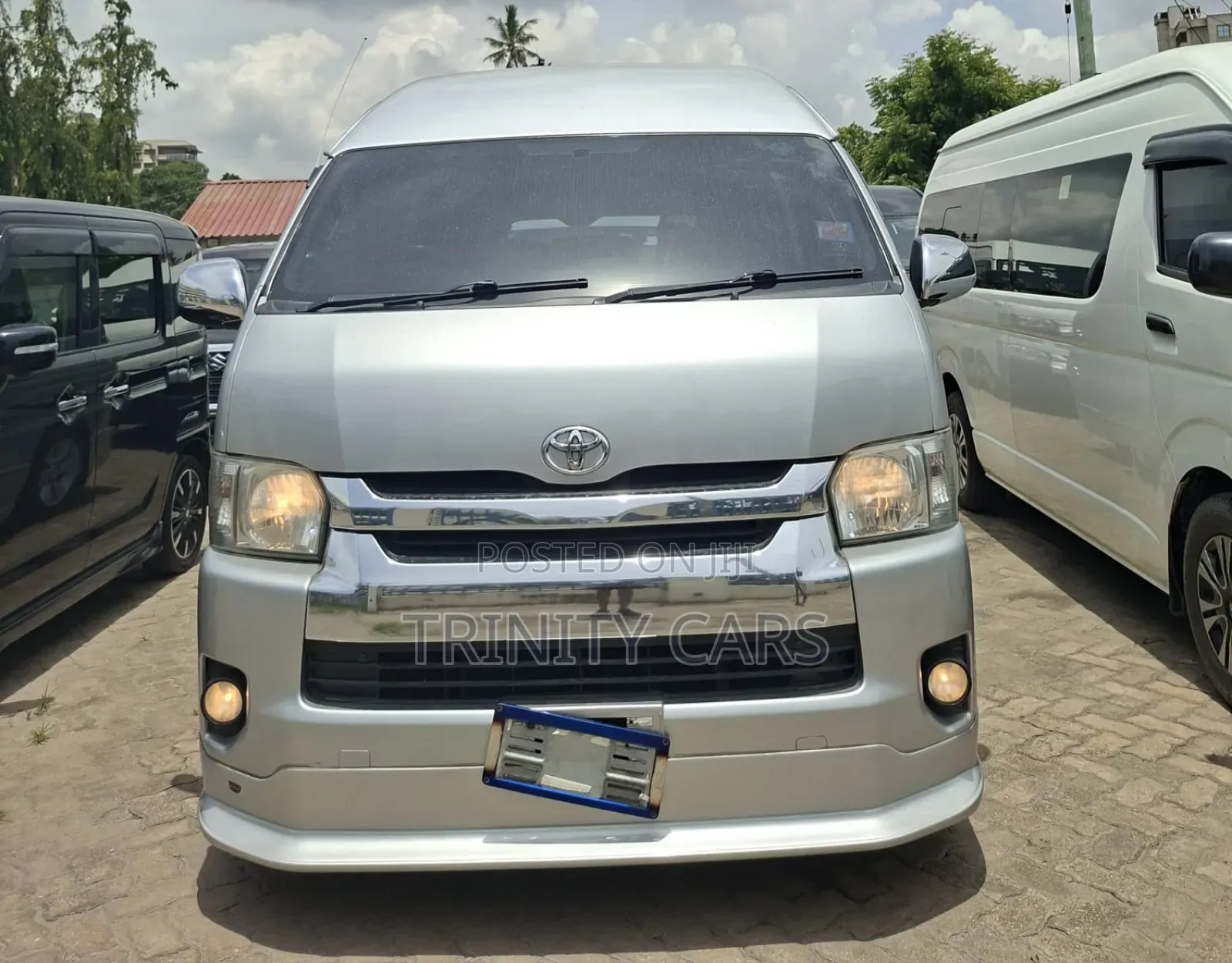 Toyota HiAce 2019 White
