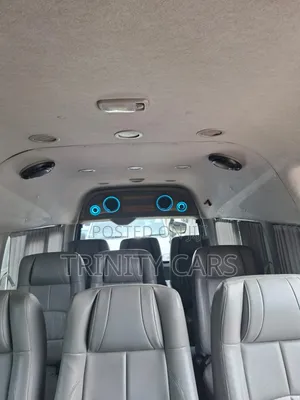 Toyota HiAce 2019 White