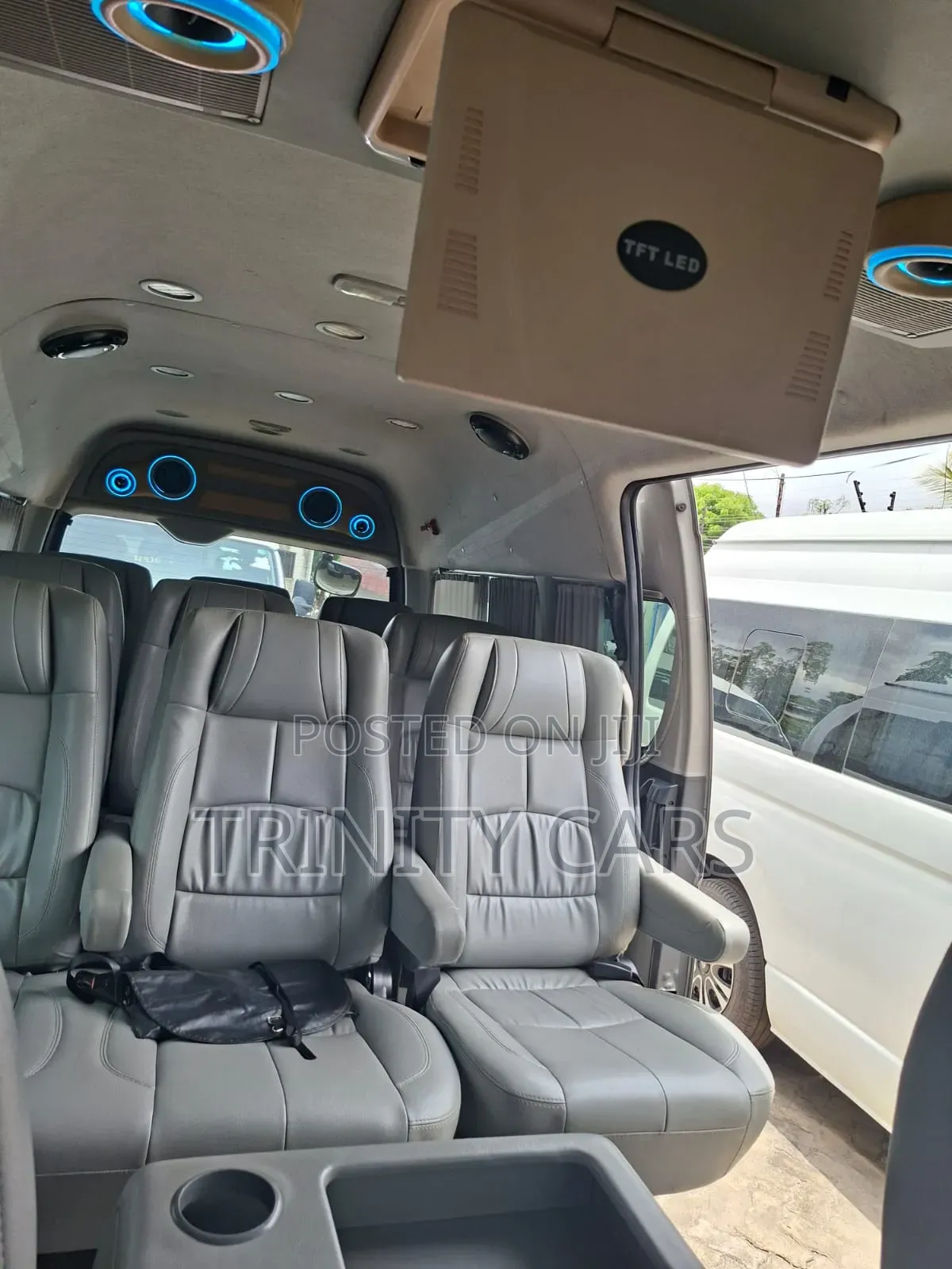 Toyota HiAce 2019 White