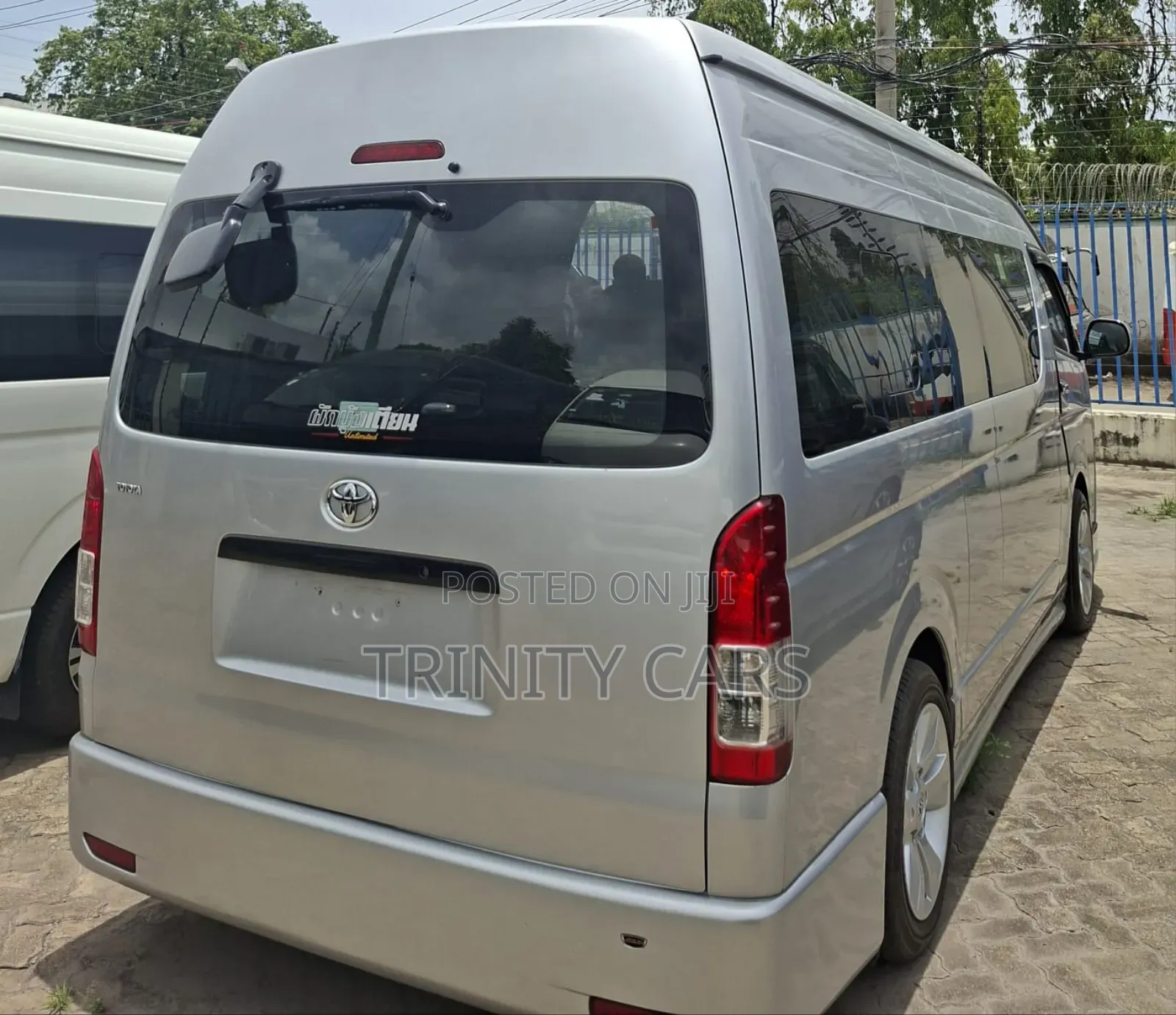 Toyota HiAce 2019 White