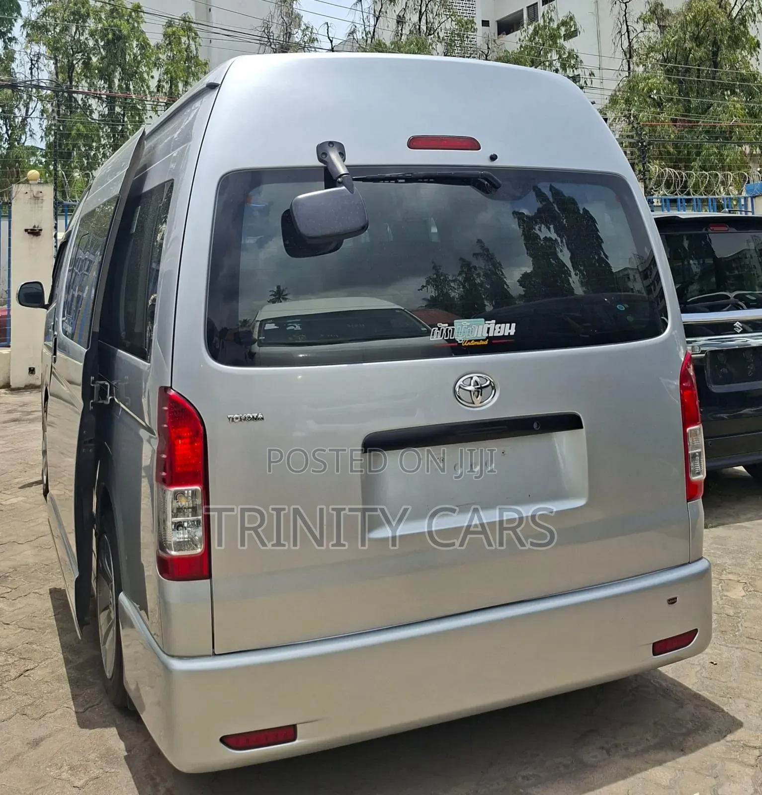 Toyota HiAce 2019 White