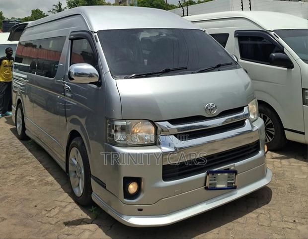 Toyota HiAce 2019 White - thumbnail 11