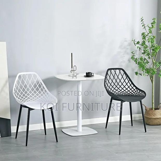 Dining Chairs; Eames Plastic Dining Chair - thumbnail 4
