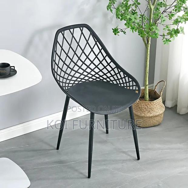 Dining Chairs; Eames Plastic Dining Chair - thumbnail 6