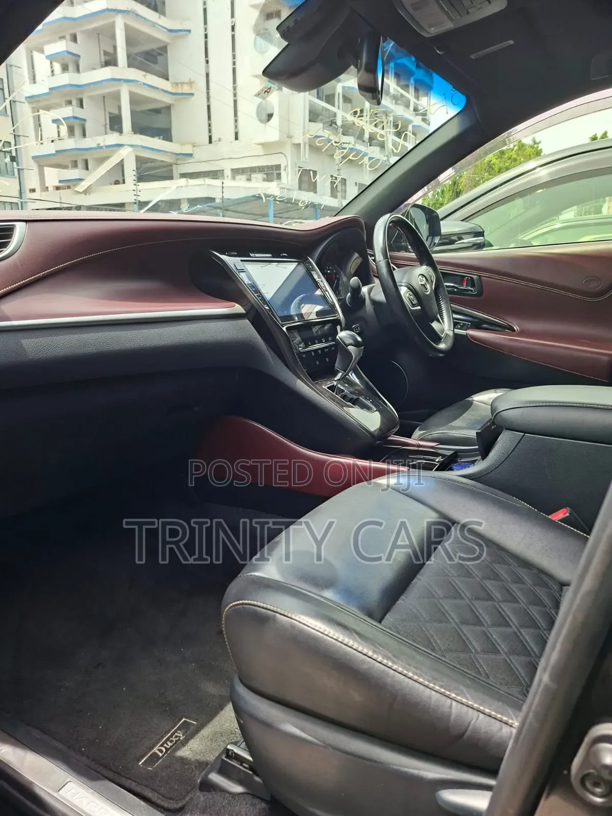 Toyota Harrier 2.0 2019 Black