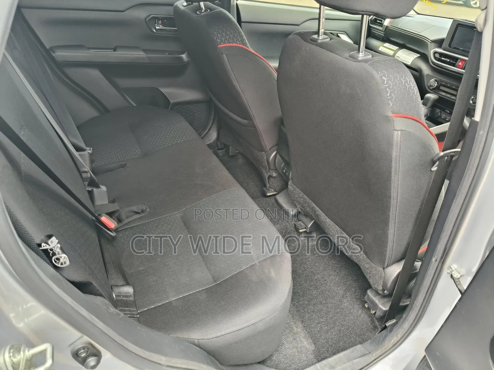 Toyota Raize 1.0 AWD 2019 Silver