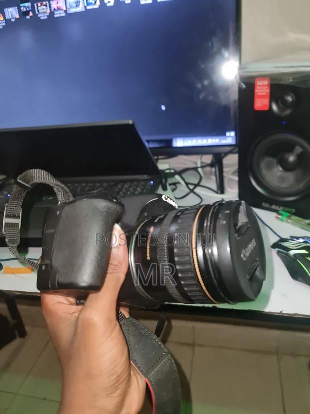 Cannon 200d With Memory Card and Charger - thumbnail 3