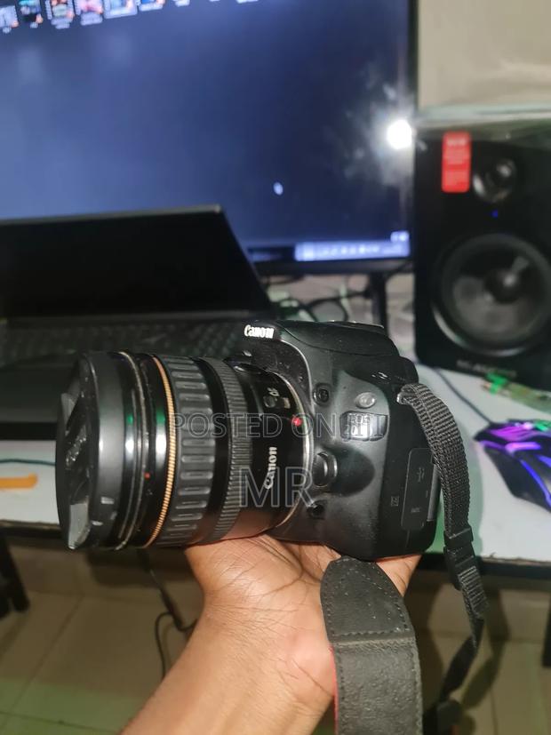 Cannon 200d With Memory Card and Charger - thumbnail 4