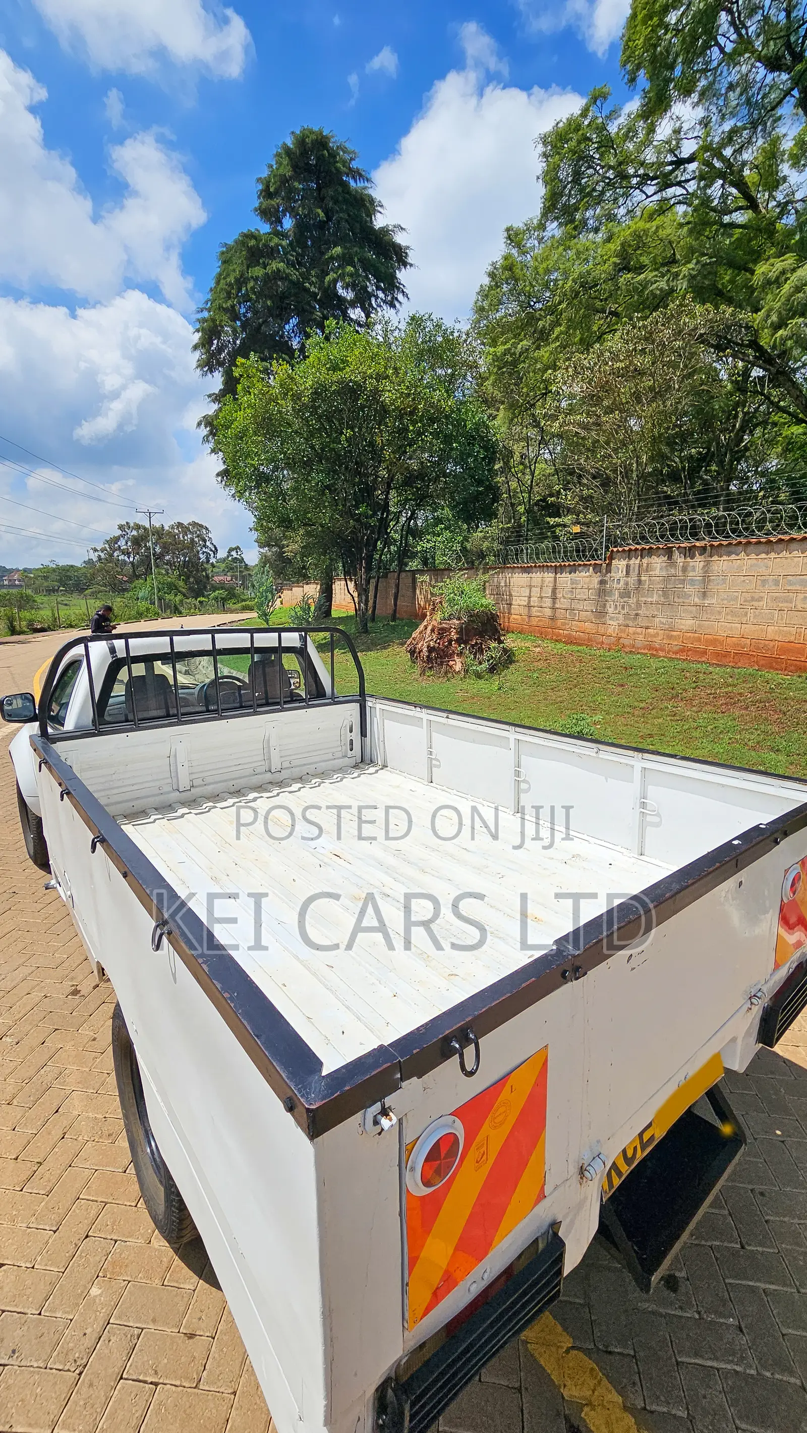 Tata Xenon 2015 White