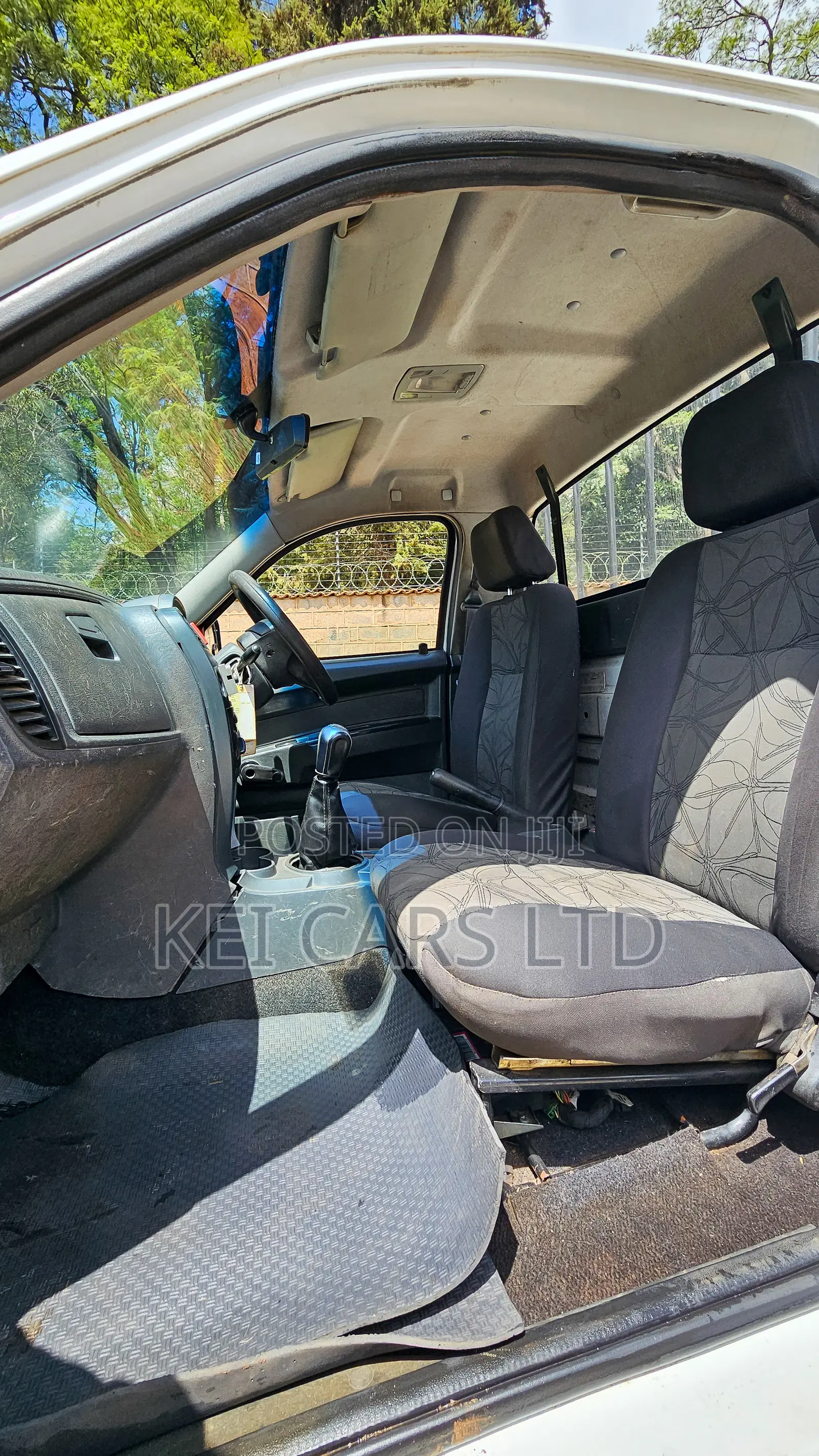 Tata Xenon 2015 White