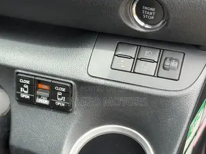 Toyota Sienta 1.5 FWD 2019 Brown