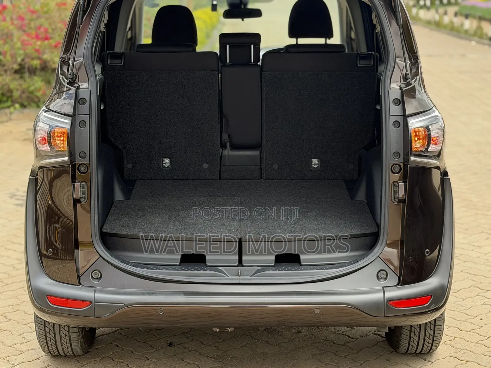 Toyota Sienta 1.5 FWD 2019 Brown