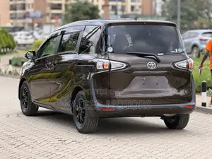 Toyota Sienta 1.5 FWD 2019 Brown