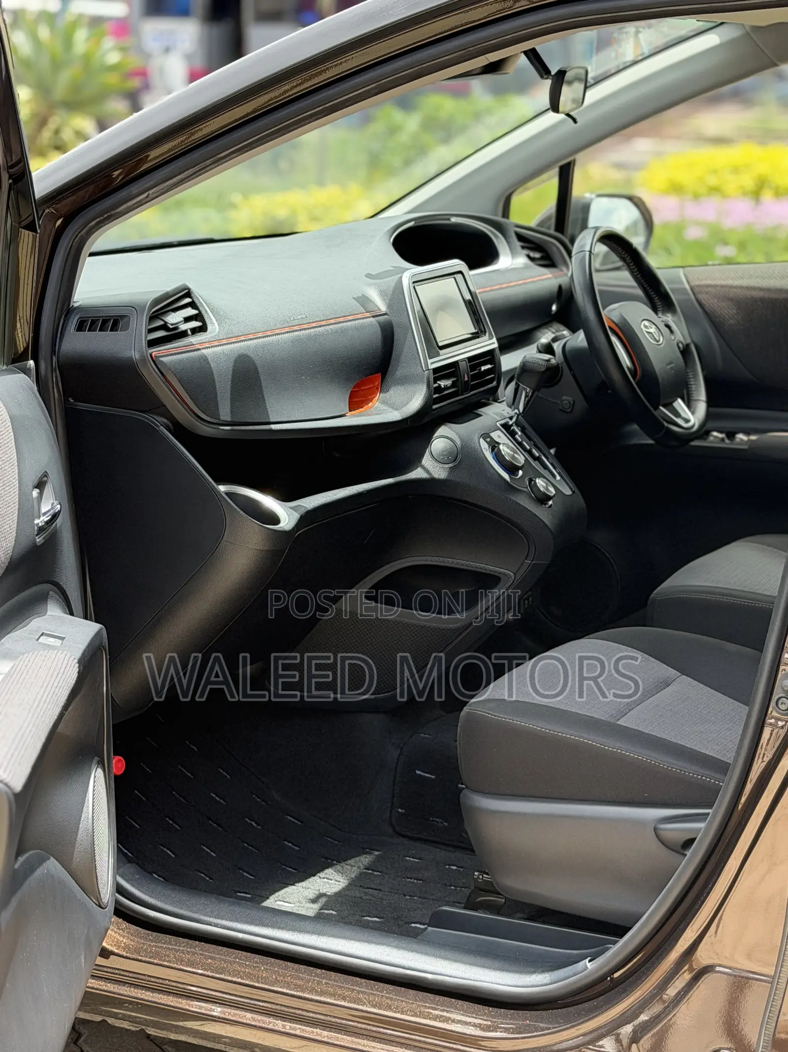 Toyota Sienta 1.5 FWD 2019 Brown