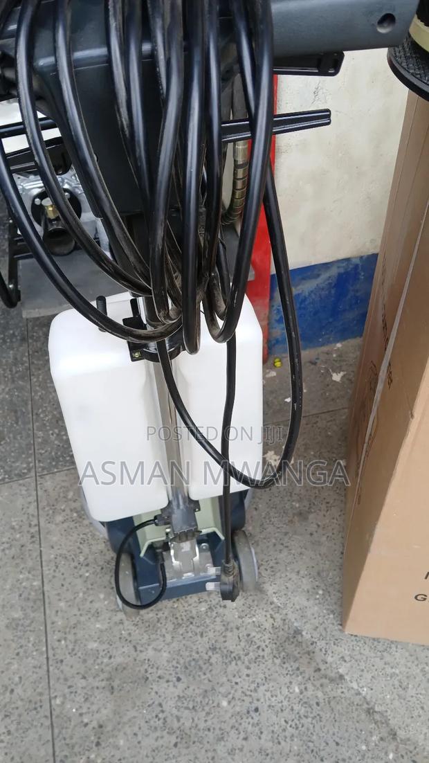 Astramilano Floor Scrabing Machine - thumbnail 3