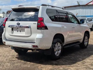 Toyota Land Cruiser Prado 2.8 2019 White