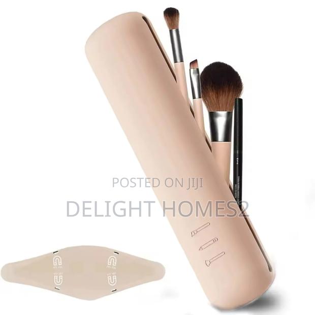 Silicone Makeup Brush Holder_re - thumbnail 2