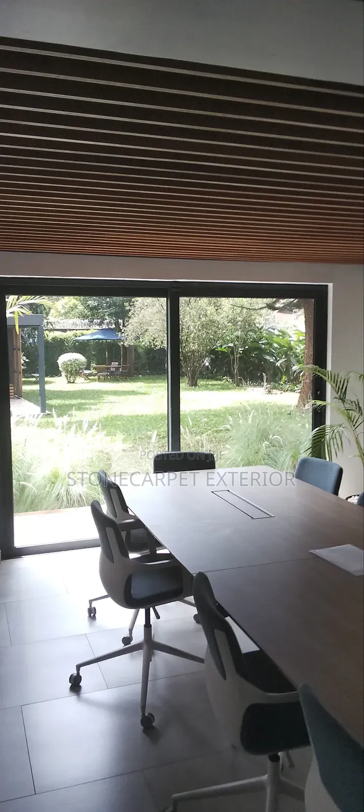 Professional Commercial Window Cleaning–Office,Hotel,School,Showroom