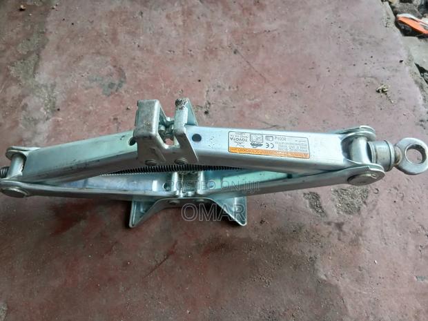 Genuine Toyota Air Compressors Jacks - thumbnail 6