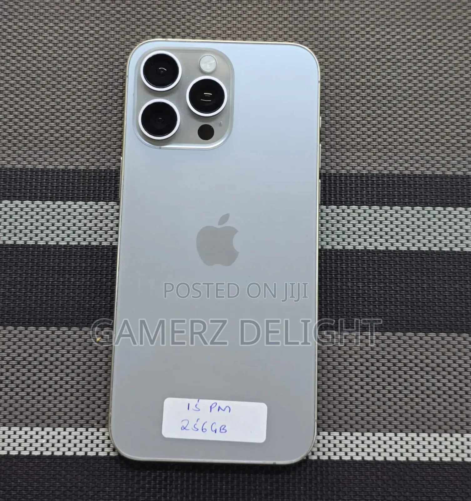 Apple iPhone 15 Pro Max 256 GB Gray