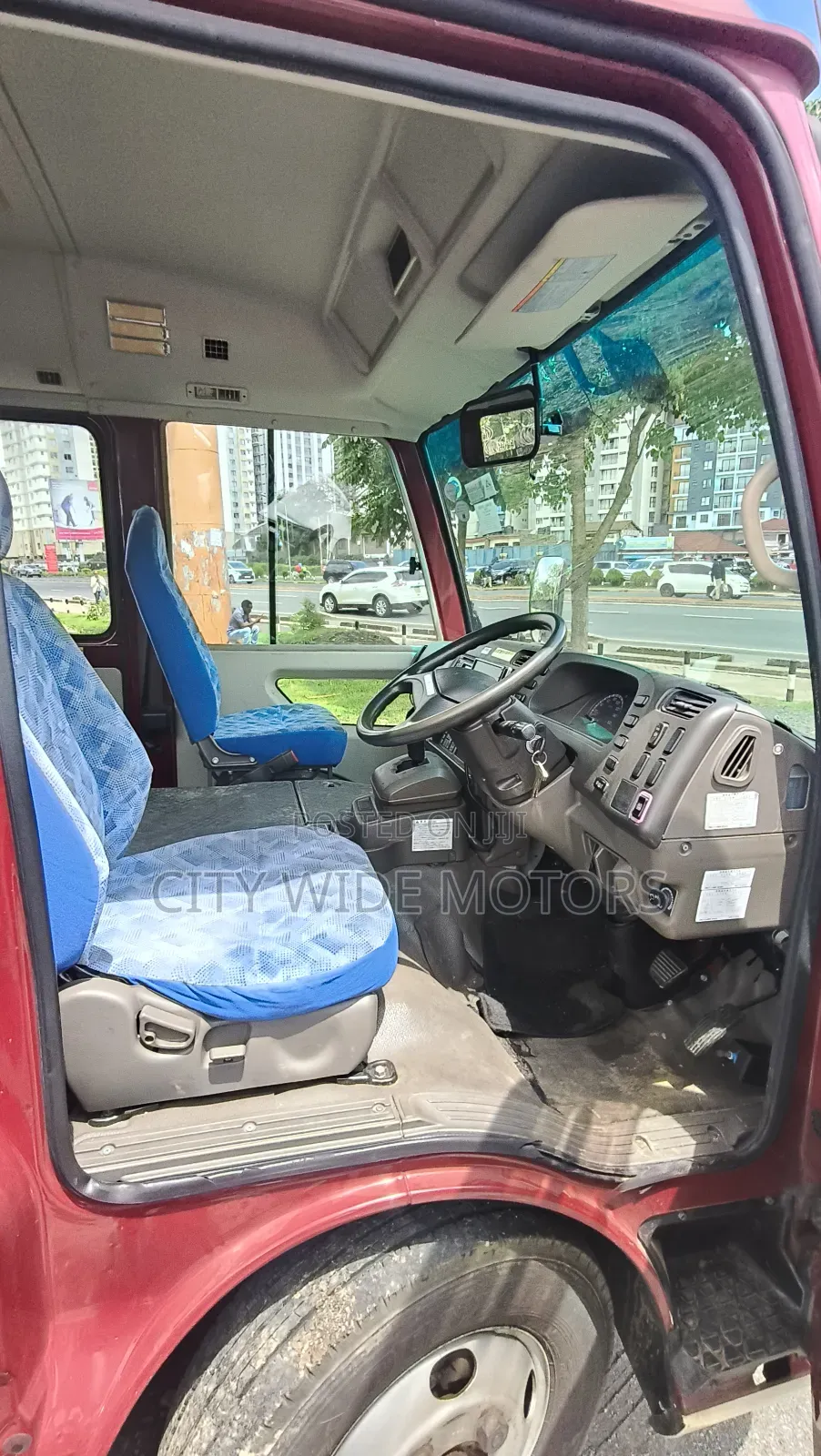 Mitsubishi Fuso Rosa 2018 Red