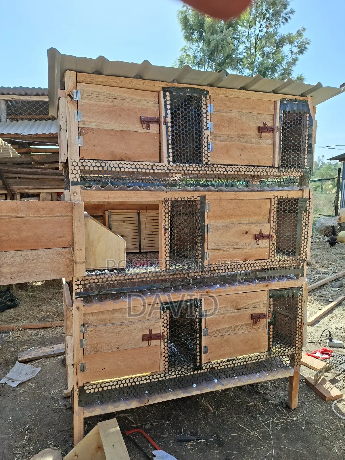 Rabbit Hutch And Cages Construction On Order - Collects Rabbit Urine