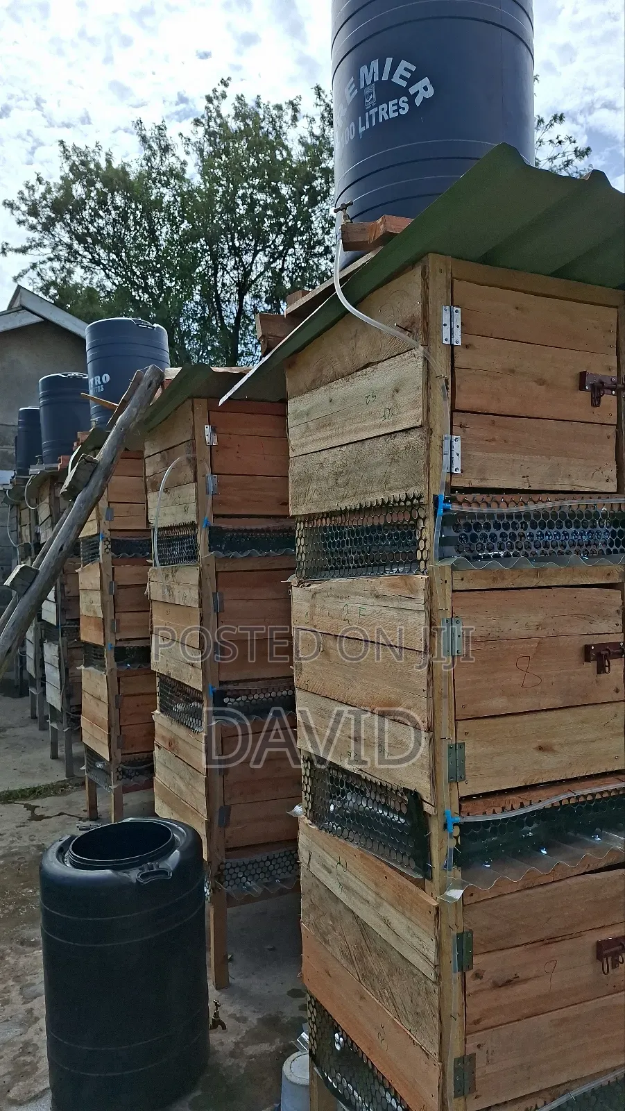 Rabbit Hutch And Cages Construction On Order - Collects Rabbit Urine
