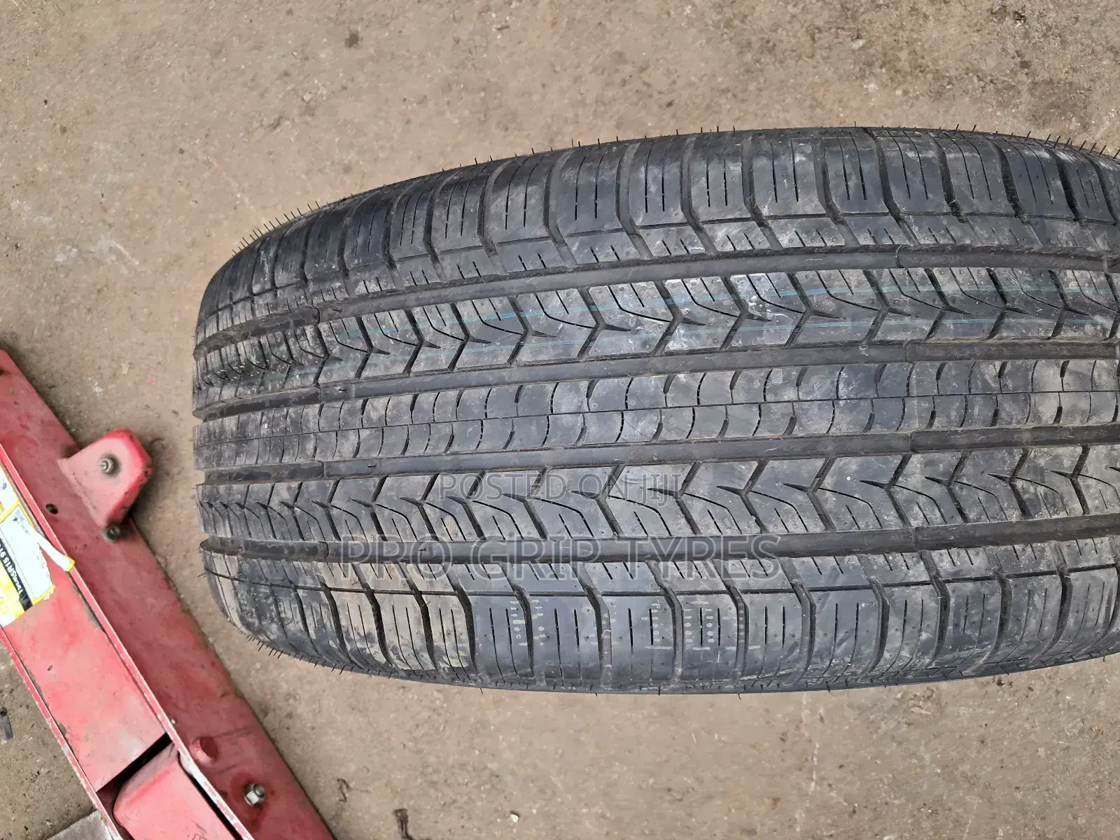 Centara H/T 285/50r20