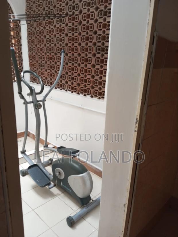 Modern 2 Bedroom Furnished Apartment - thumbnail 3
