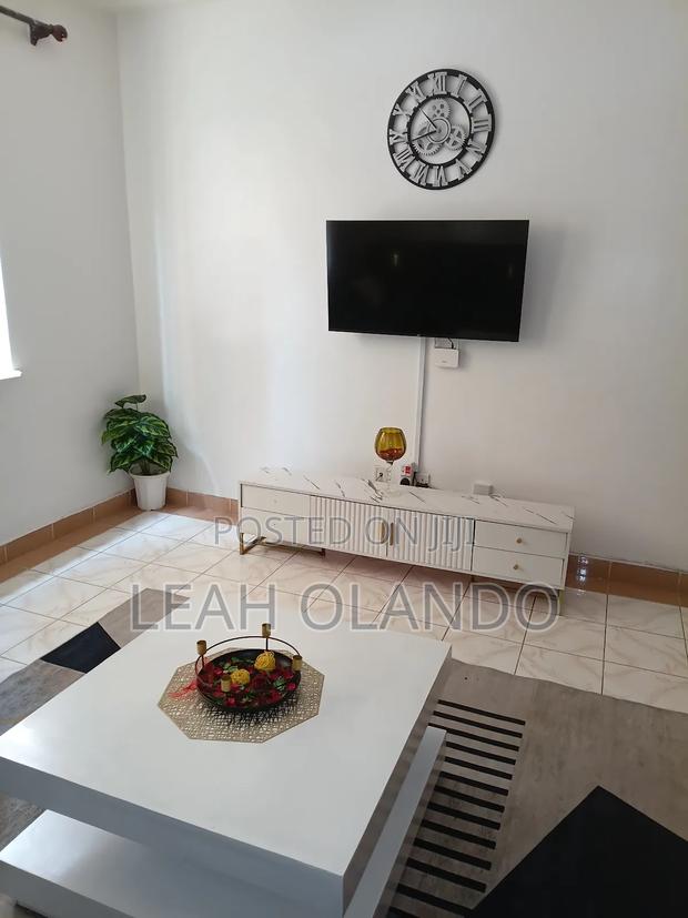 Modern 2 Bedroom Furnished Apartment - thumbnail 6