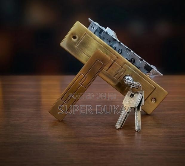 G.J.S Quality Door Lock. - main view