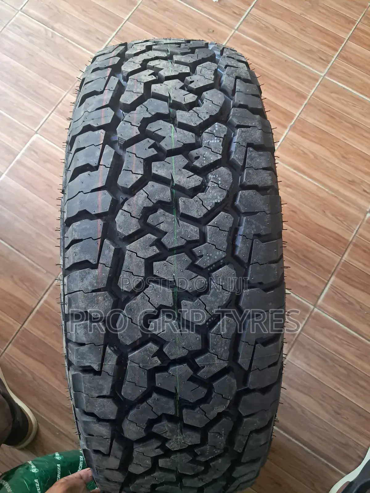 Comforser Tyre 215/70r16