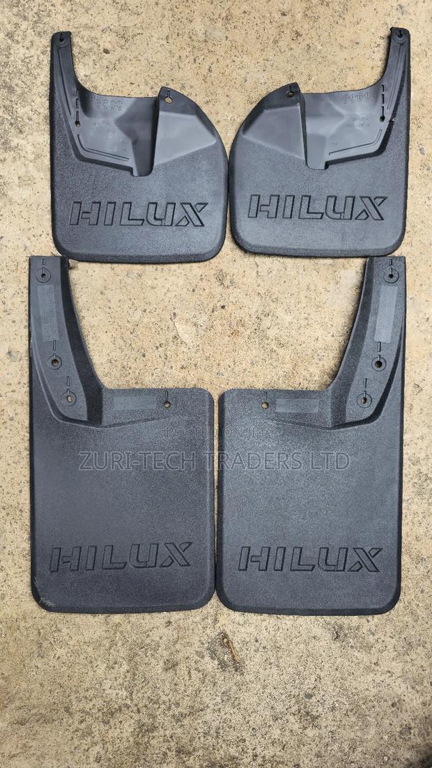 Hilux  Revo 4wd Mudflaps - thumbnail 2