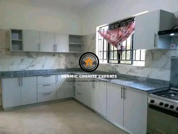 Granite, Quartz and Marble Installation - thumbnail 4