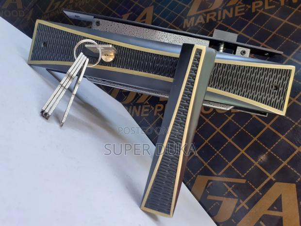 Wista Modern Door Lock Set. - main view