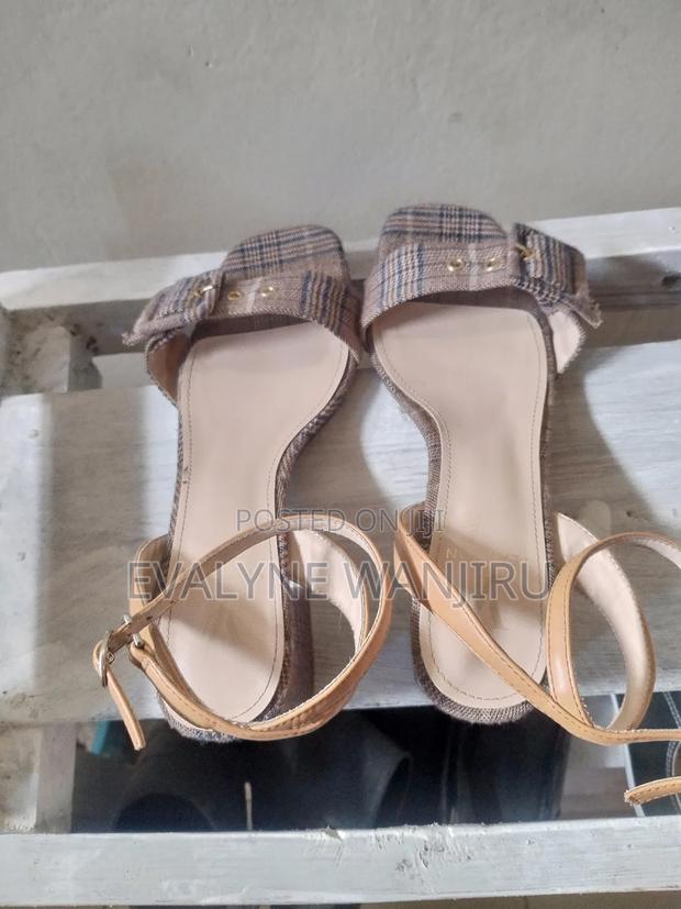 Heel Shoe Size 38 - thumbnail 3