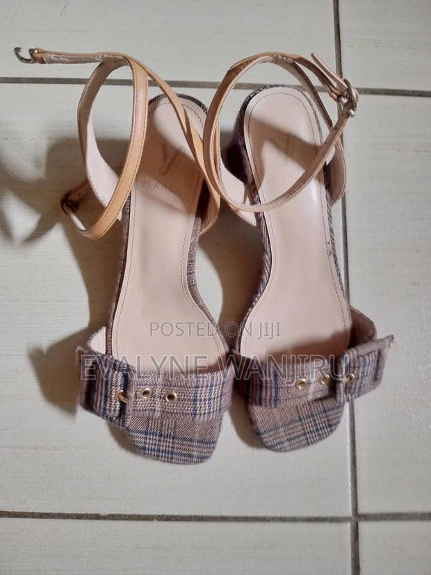 Heel Shoe Size 38 - thumbnail 5